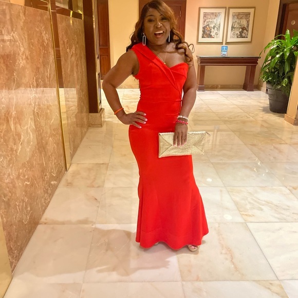 Red one shoulder dress - Picture 8 of 9